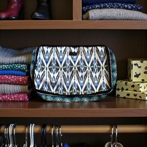 Chico’s Ladies Travel Bag  Zip around